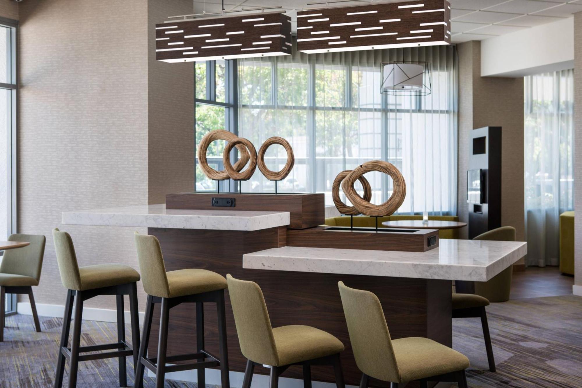 Courtyard By Marriott Richmond Berkeley Hotel Ngoại thất bức ảnh