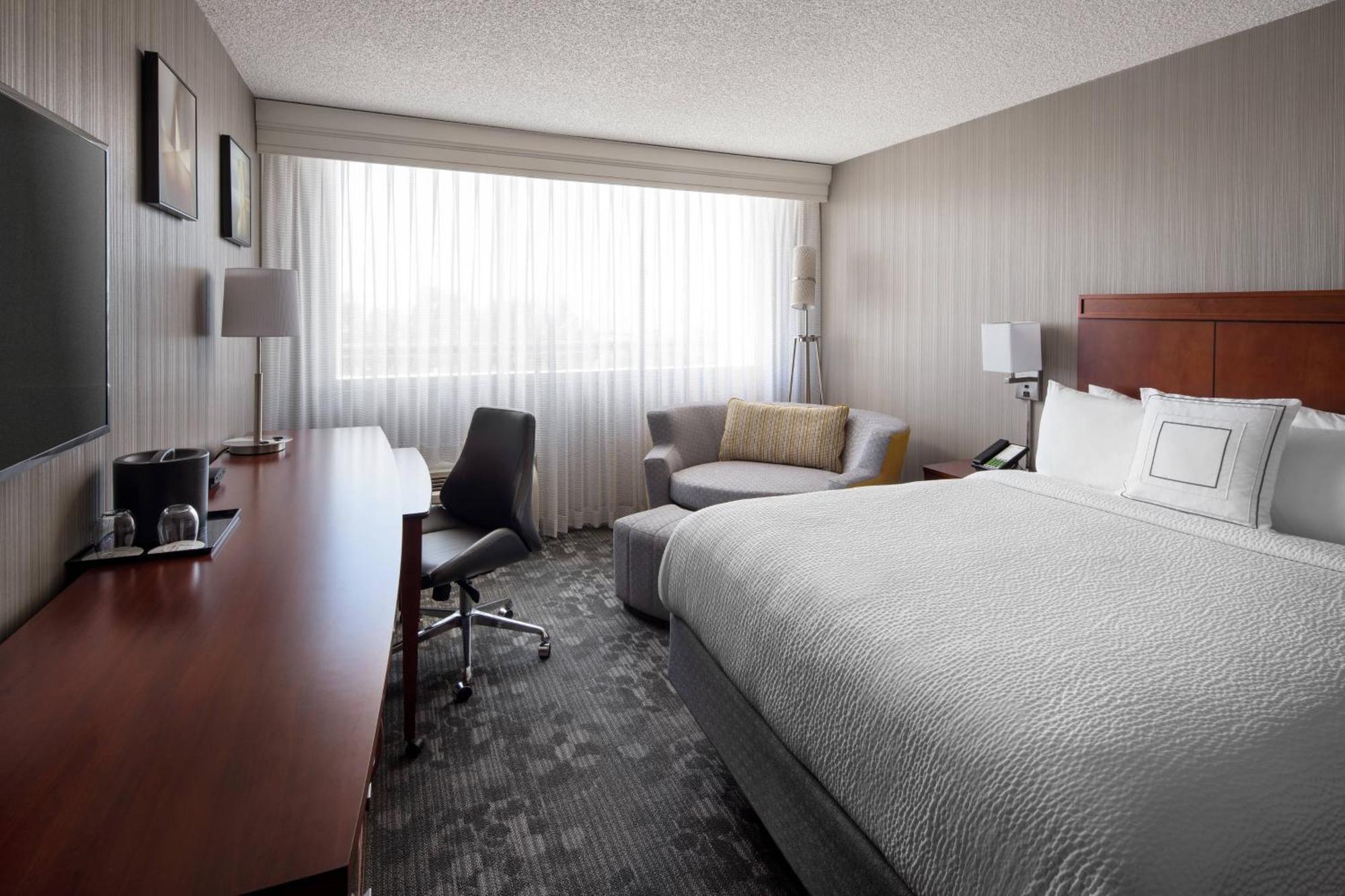 Courtyard By Marriott Richmond Berkeley Hotel Ngoại thất bức ảnh