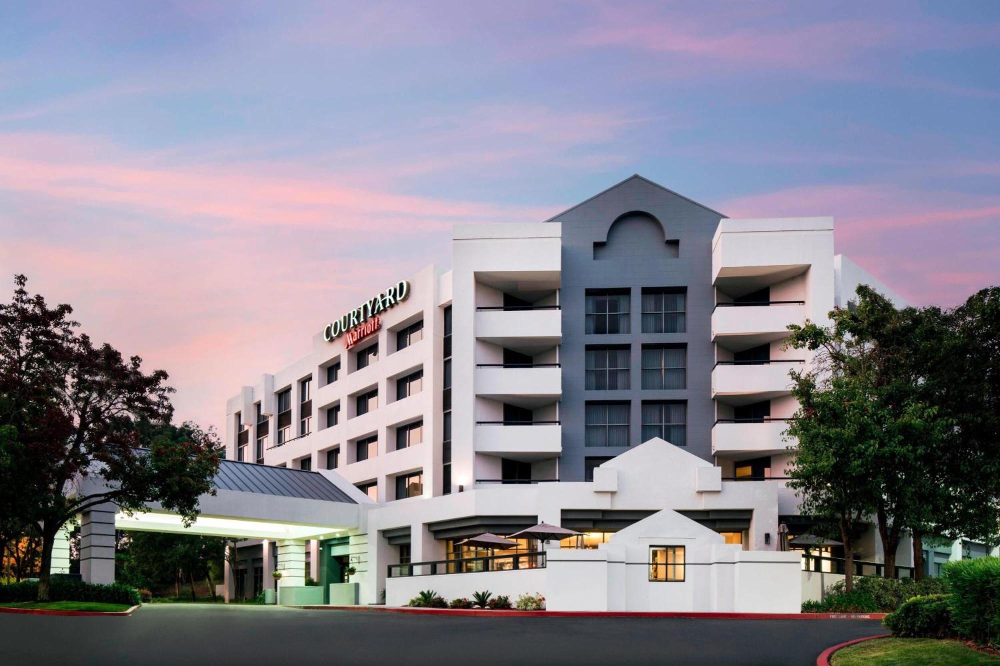 Courtyard By Marriott Richmond Berkeley Hotel Ngoại thất bức ảnh