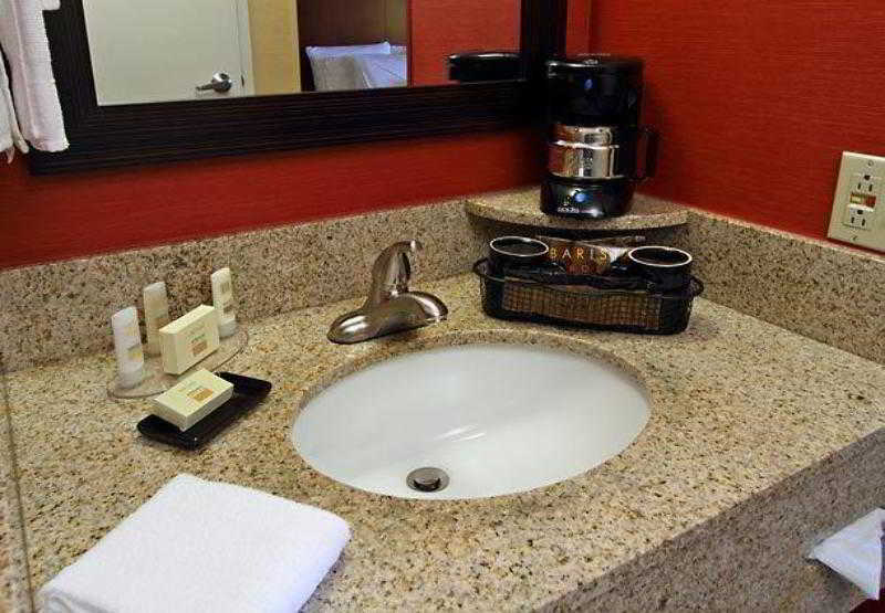 Courtyard By Marriott Richmond Berkeley Hotel Ngoại thất bức ảnh