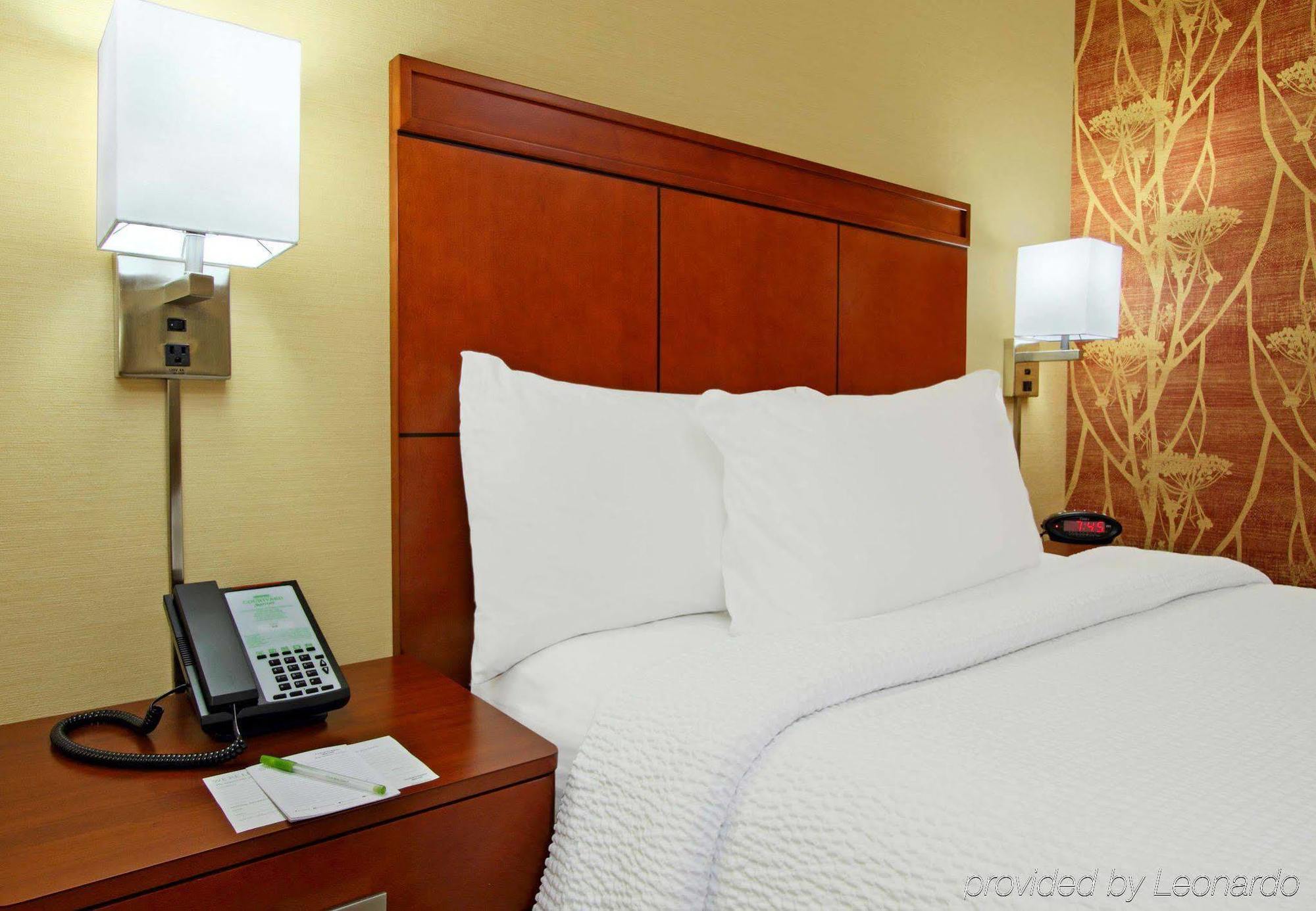 Courtyard By Marriott Richmond Berkeley Hotel Ngoại thất bức ảnh